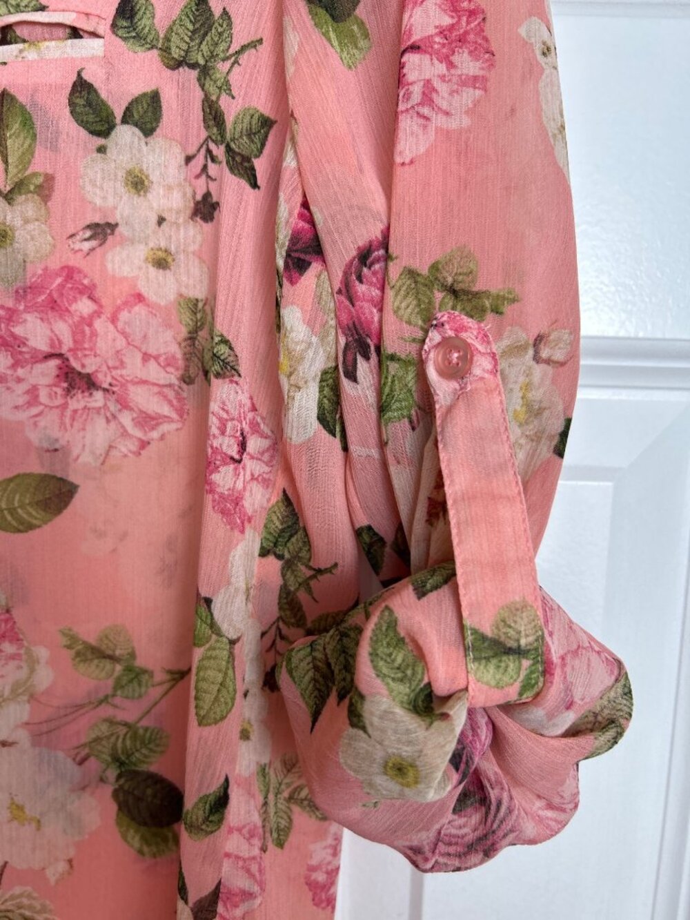 Kut from the Kloth Floral Button Up Blouse Sz M Pink Sheer Lightweight Romantic - Picture 11 of 14